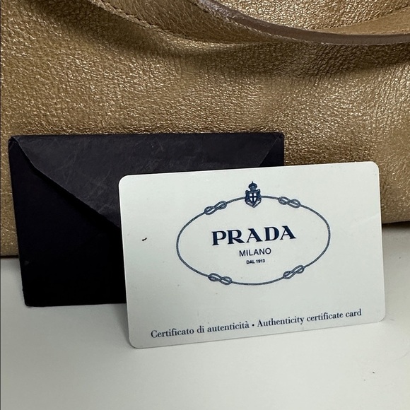 💯Authentic Prada Leather Tote Bag🍀 - Picture 4 of 17